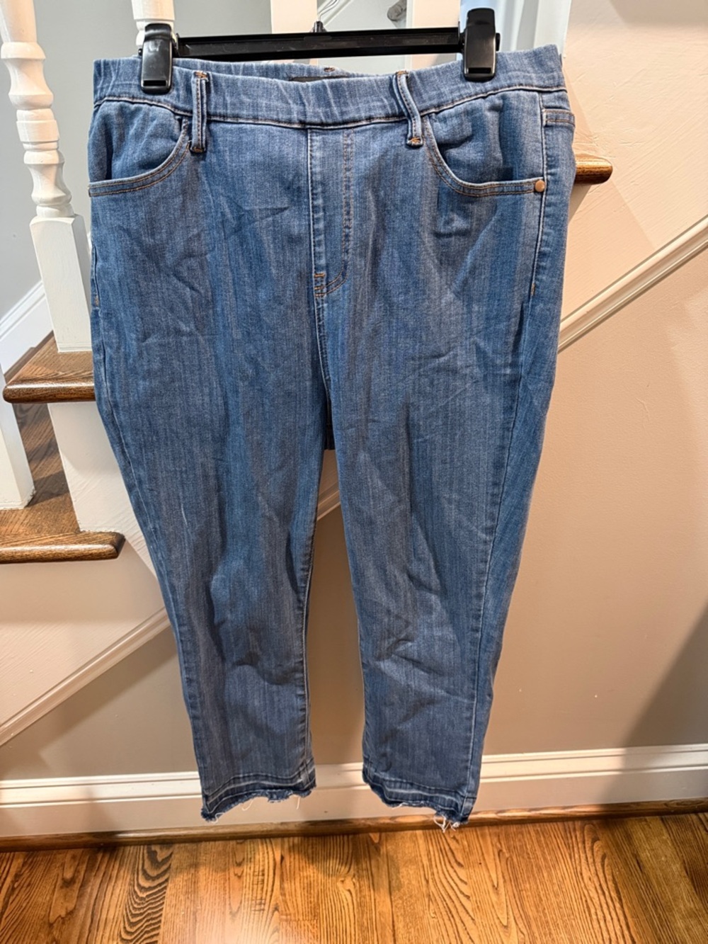 Judy Blue Medium Blue Ankle Crop Jeans